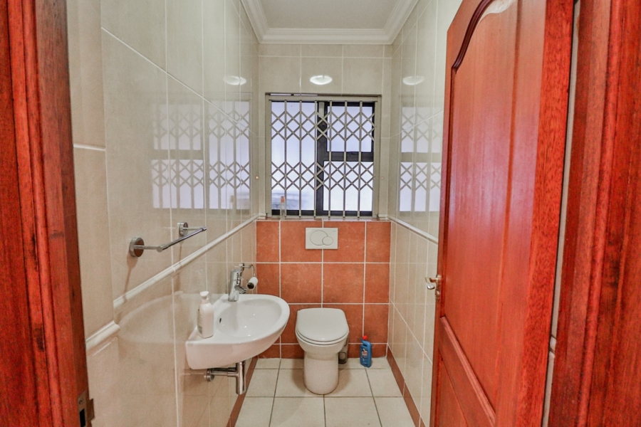 7 Bedroom Property for Sale in Myburgh Park Western Cape